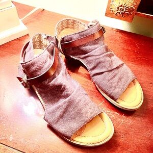 Stylish Open-Toe Sandals in Dark Tan/purpleiah